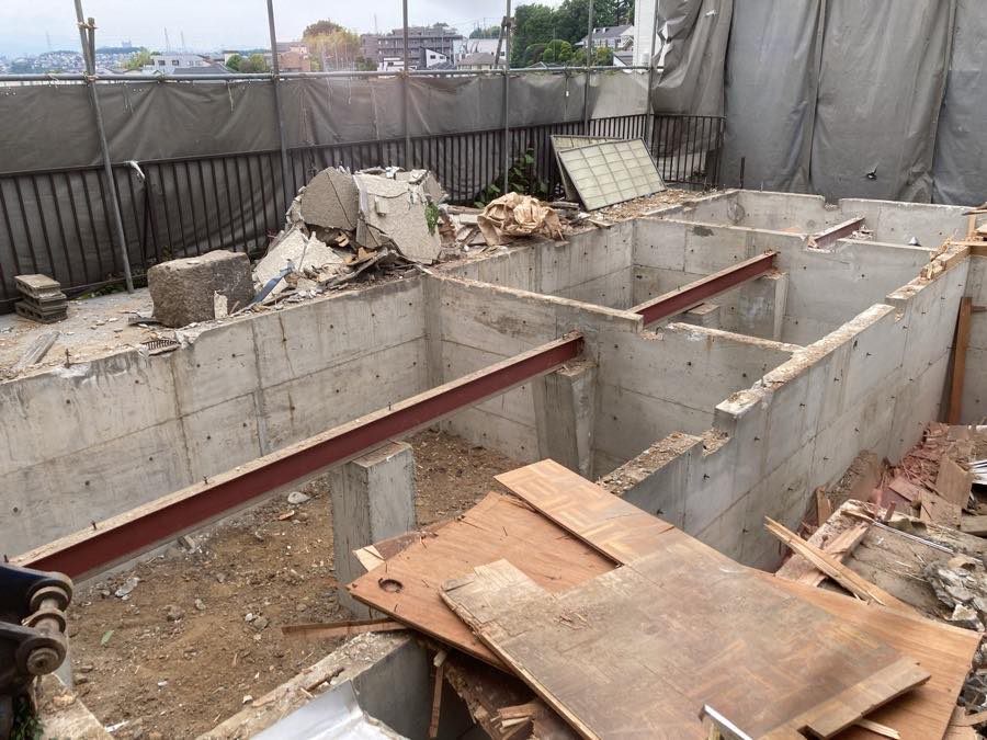 横浜市青葉区での解体工事：解体中のようす
